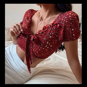 ‼️CLEARANCE SALE‼️ Women’s Leopard Print Cropped Tie Front V Neck Top NWOT